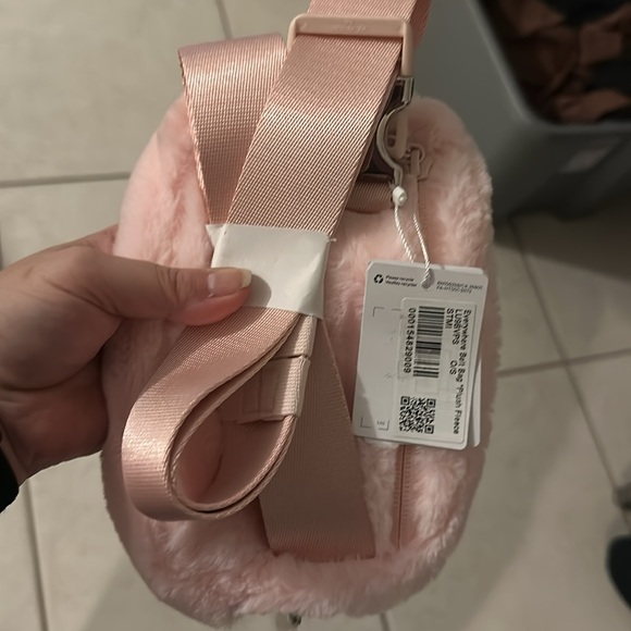 Lululemon Strawberry Milkshake Fur Bag Nwt - Picture 2 of 2